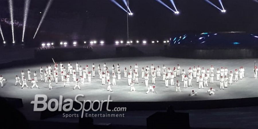 Closing Ceremony Asian Games 2018 - Hujan Deras Tak Urungkan Niat Masyarakat Menonton Acara Penutupan