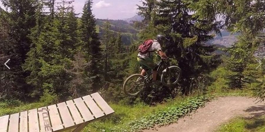 Sedang Asyik Bersepeda di Pegunugan Alpen Malah Ditembak Mati