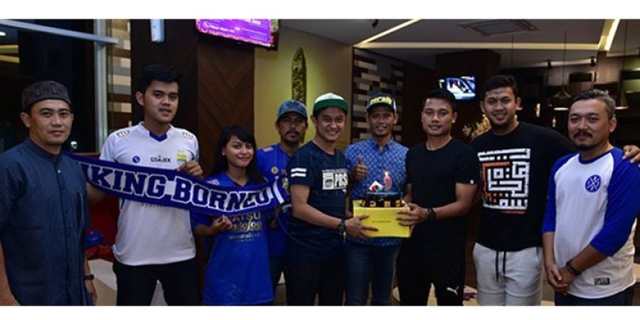 Viking Borneo Rayakan Annyversari Ke-9 Bersama Pemain dan Ofisial Persib Bandung