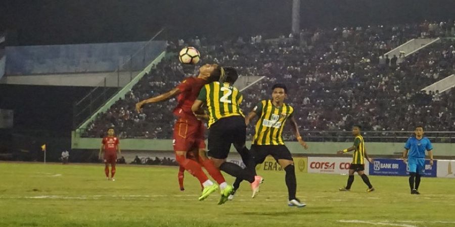 Inilah 11 Fakta yang Terjadi pada Laga Persis Solo Vs Persipon Pontianak, Termasuk Celana Melorot