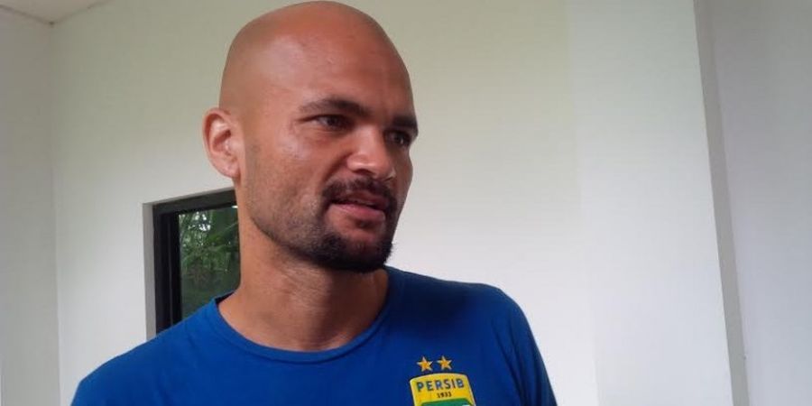 Sergio Diragukan Tampil Melawan Sriwijaya FC