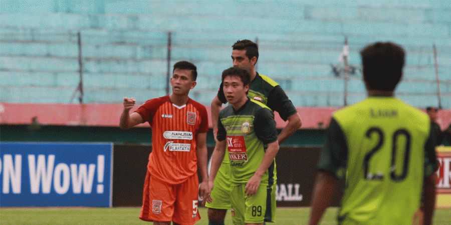 'Sepak Bola Indonesia Banyak Pesulapnya'