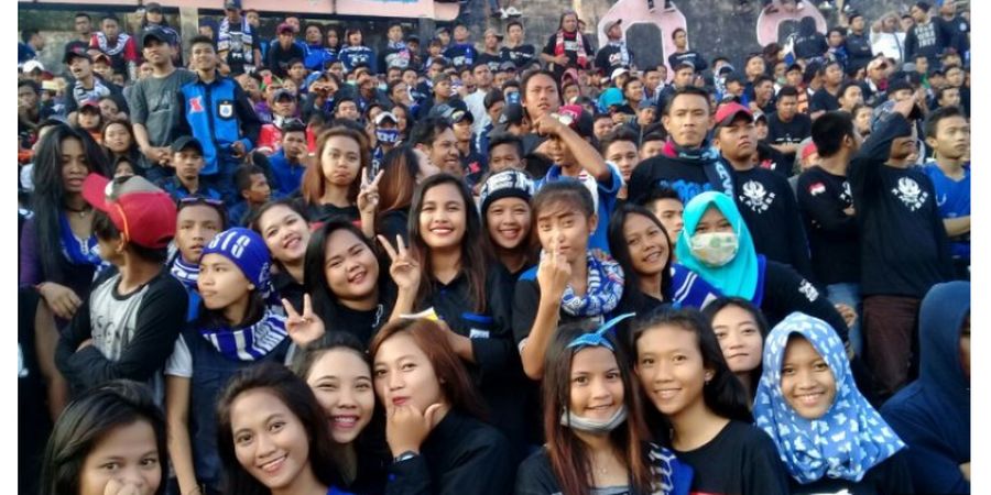 Kelompok Suporter Cantik PSIS Semarang Injak Usia Baru