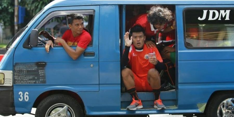 Pergi-Pulang Latihan Naik Angkot, Pemain Persija Tampak Bahagia