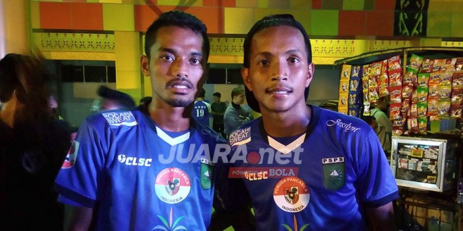 Duo Tulehu Mengejar Impian di PSPS Riau
