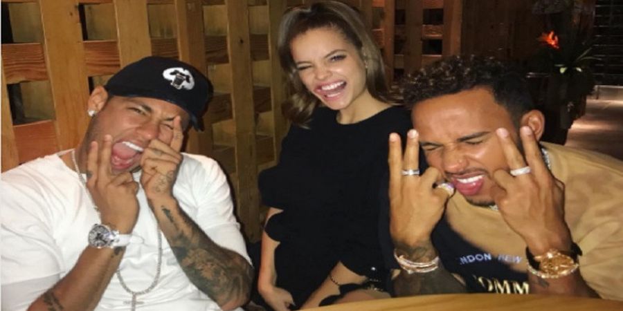 Model Cantik yang Dicomblangkan untuk Neymar Ternyata Punya Daftar Kisah Asmara yang Luar Biasa