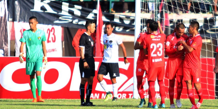 Persis Solo Vs Persibat Batang - Tim Tamu Tertinggal Lewat Gol Cepat