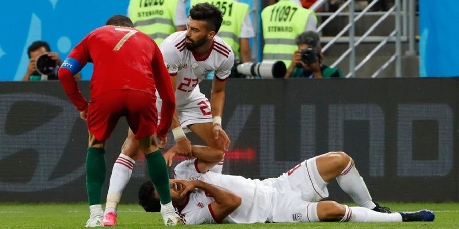 Ada Motif Tersembunyi di Balik Ngototnya Pelatih Iran Minta Cristiano Ronaldo Dikartu Merah?