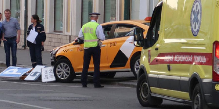 Taksi di Rusia Tabrak Penggemar Timnas Meksiko