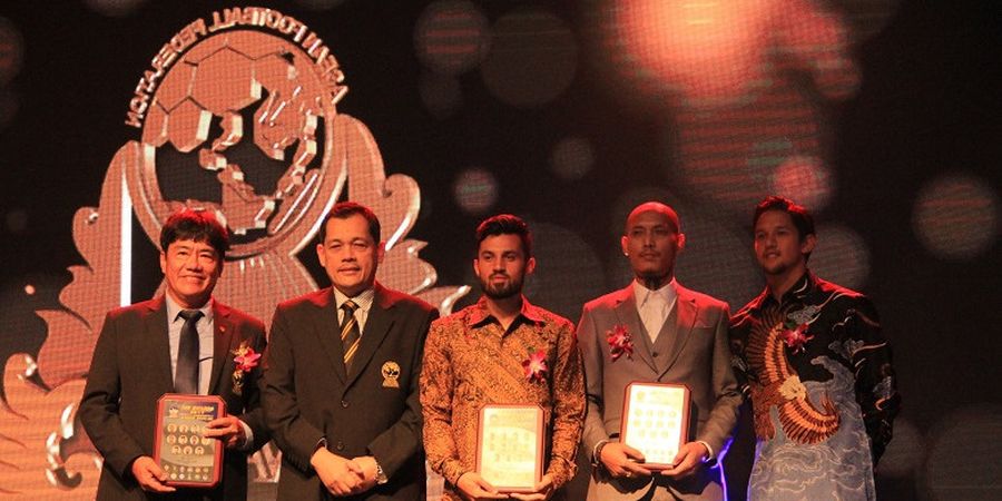 Tidak Mendapat Penghargaan, Inilah yang Dilakukan Irfan Bachdim di Panggung AFF Awards 2017