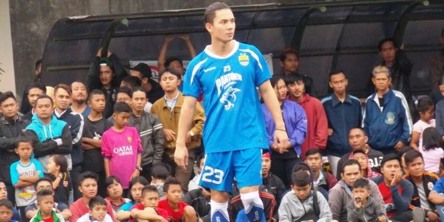 Kim Kurniawan Berikan Jersey ke Bobotoh Lewat Medsos