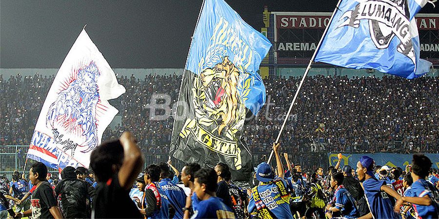 Ini Tantangan Sepasang Aremania Saat Mengajak Sang Bayi Saksikan Laga Arema FC Vs PSIS Semarang