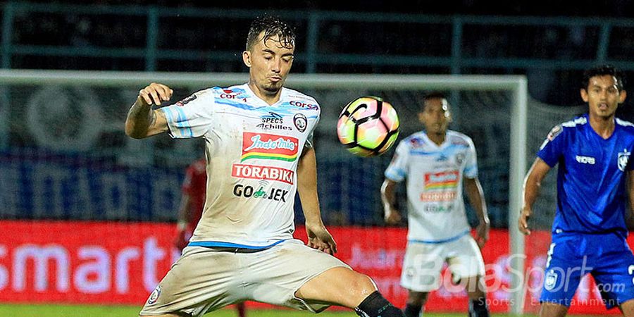 Arema FC Panggil Gelandang Asing Baru Usai Berpisah dengan Rodrigo Ost