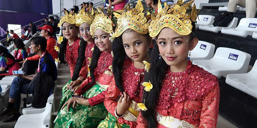 Upaya Mengenalkan Budaya Indonesia Melalui Sambutan Tari Daerah di Venue Asian Para Games 2018