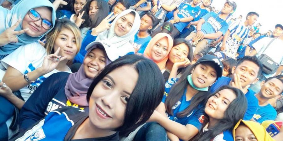 Foto Bukti Kecantikan Suporter PSIS Semarang, Ada Akun Instagramnya!