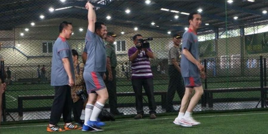 Main Futsal Baru 7 Menit, Presiden Jokowi Sudah Minta Diganti 