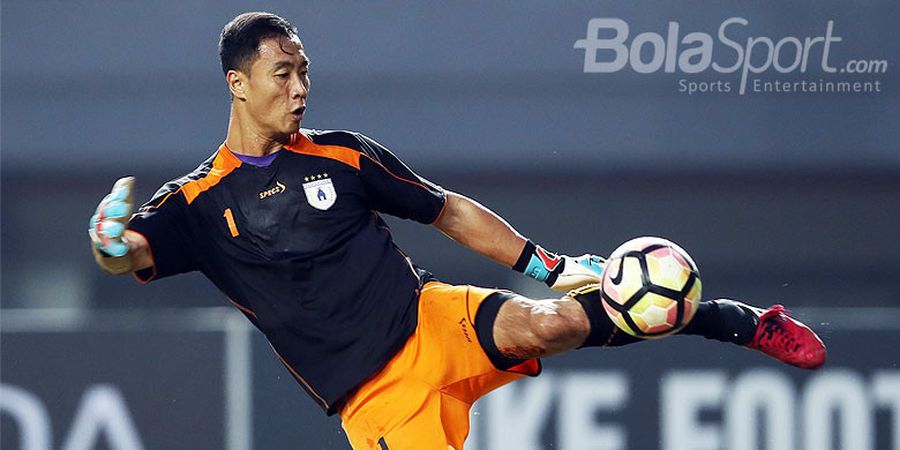 3 Kiper Liga 1 Bahu-membahu Beri Semangat Pada Yoo Jae-hoon yang Sedang Bersedih