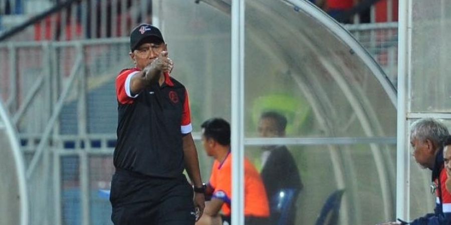 Rahmad Darmawan Diganggu Lapangan Basah Pada Laga Perdana Liga Malaysia 2017