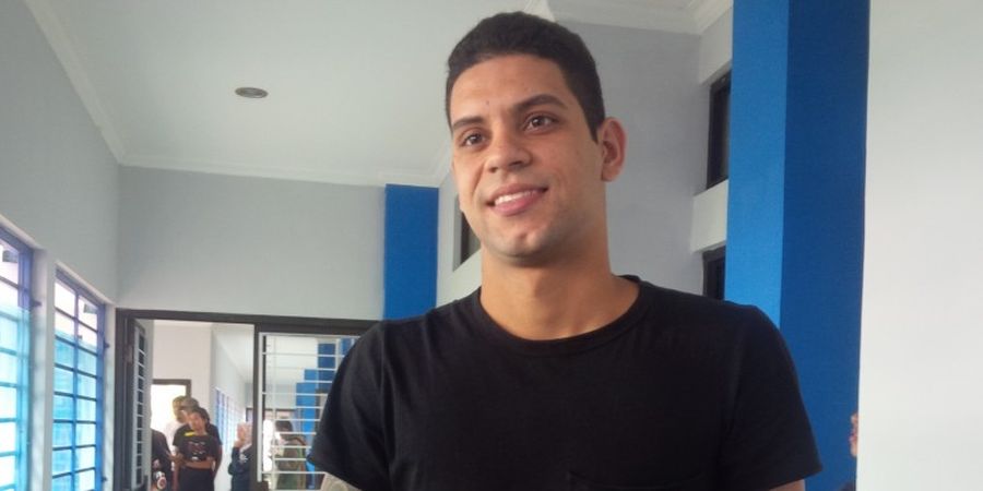 Komentar Positif Pelatih Persib untuk Striker Seleksi asal Brasil