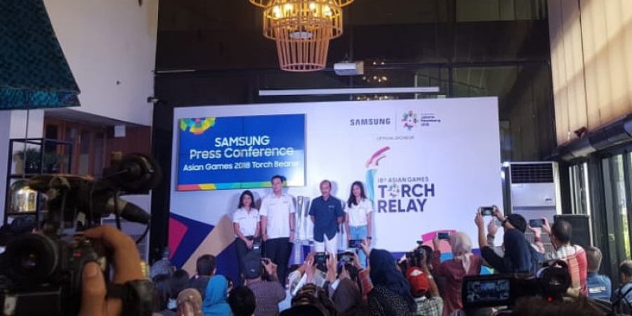 Semangat Energy Asia Digelorakan Duta Samsung pada Kirab Obor Asian Games 2018