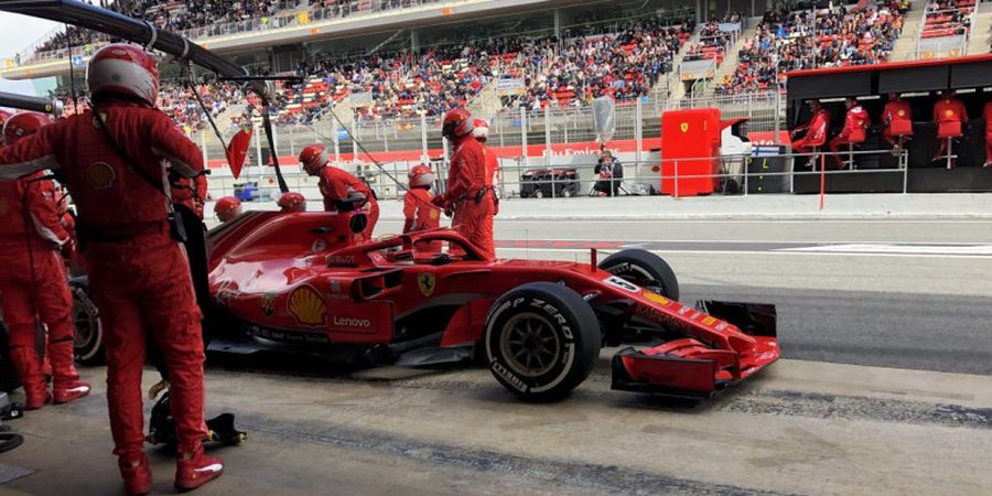 Sebastian Vettel Pertanyakan Larangan Timnya Memakai Spion Baru