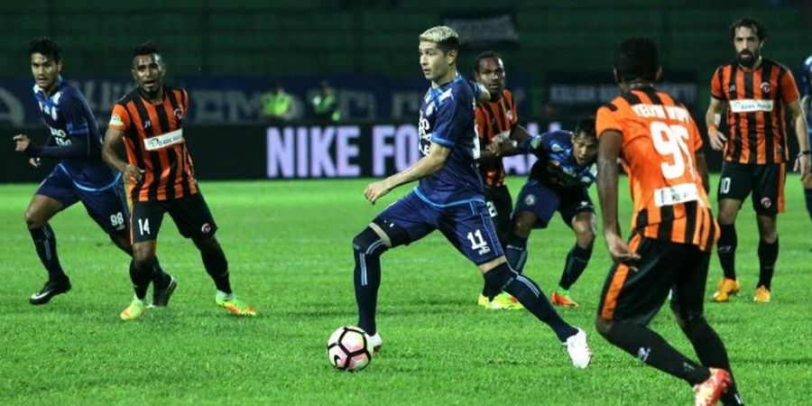 Permintaan Aremania saat Sempat Menghalangi Pemain Arema FC Pulang