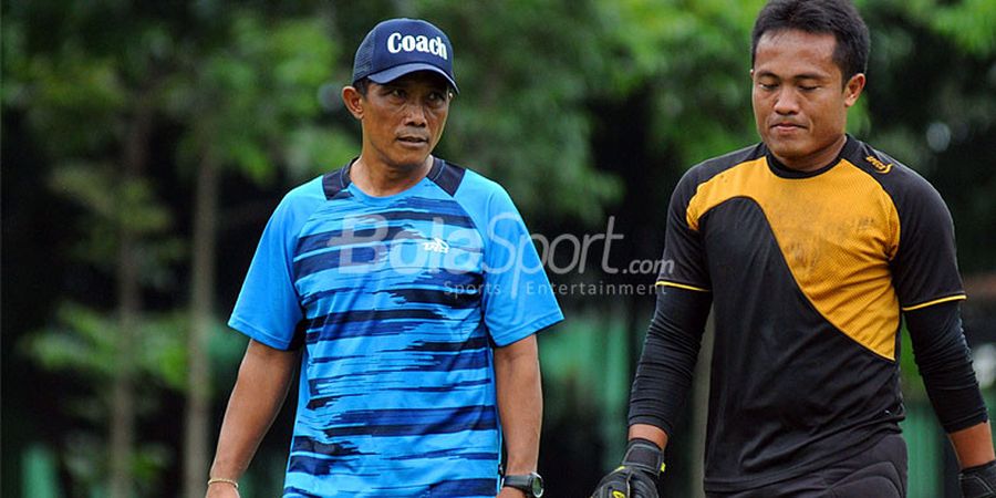 Pelatih Kiper Arema FC Bantah Pusing Tentukan Kiper Inti