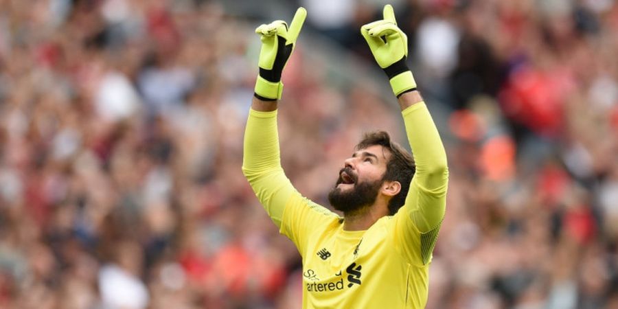 VIDEO - Gagal Gocek Bola, Alisson Jadi Loris Karius Jilid II Liverpool