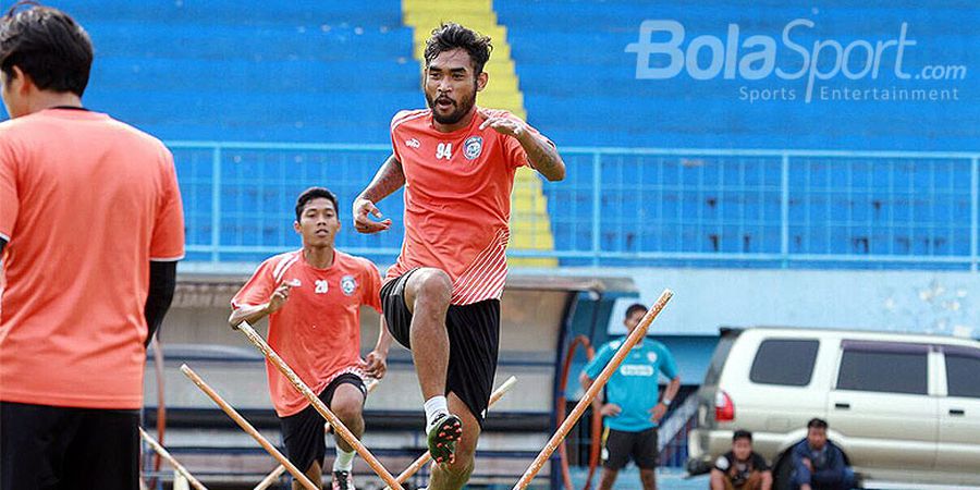 Gelandang Arema FC untuk Sementara Tak Ingin Pikirkan Sepak Bola  