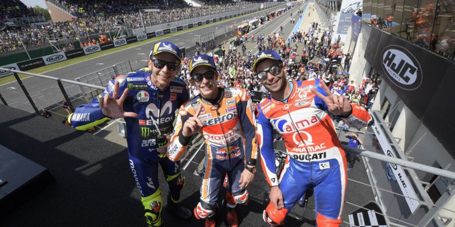 Kecanggungan antara Marquez dan Rossi Saat di Podium MotoGP Prancis