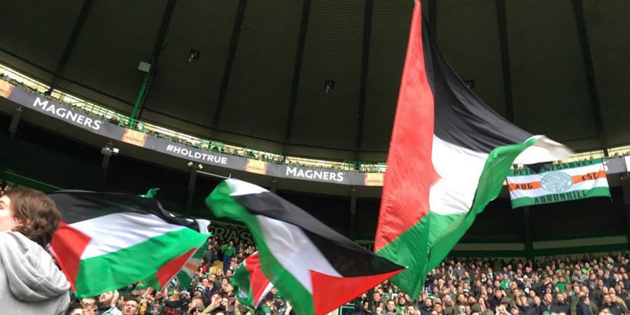 Suporter Celtic Kembali Kibarkan Bendera Palestina di Liga Skotlandia