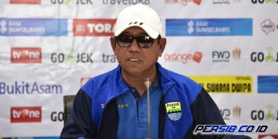 Pelatih Persib Bandung Harus Rasakan Dua Kesedihan Ini