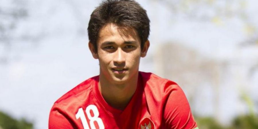 5 Pemain Sepak Bola Indonesia yang Enggak Hanya Keren Tapi Juga Berprestasi