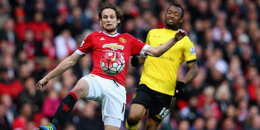 Bikin Desain Spesial, Desainer Grafis BOLA Diberi Hadiah oleh Daley Blind