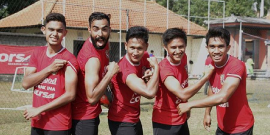 Kocak! Para Pemain Bali United Pamer Kulitnya yang Belang dengan Pose Menyerupai Binaragawan