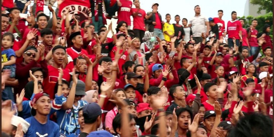 PS Tira Vs PSM Makassar - Pemain ke-12 Iringi Perjuangan Juku Eja