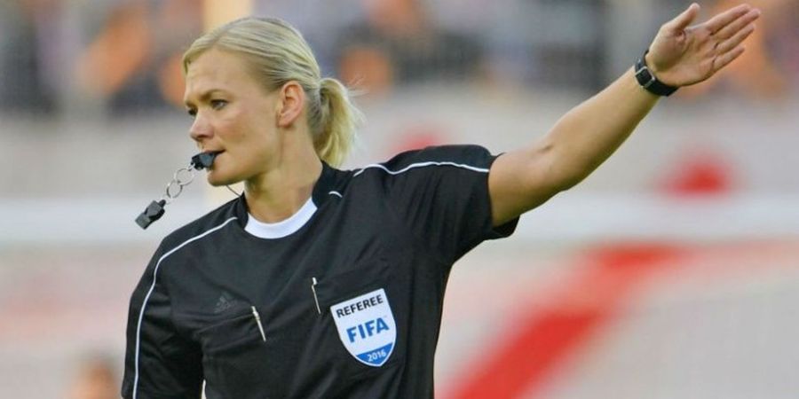 Bundesliga Punya Perempuan Wasit Musim Depan 