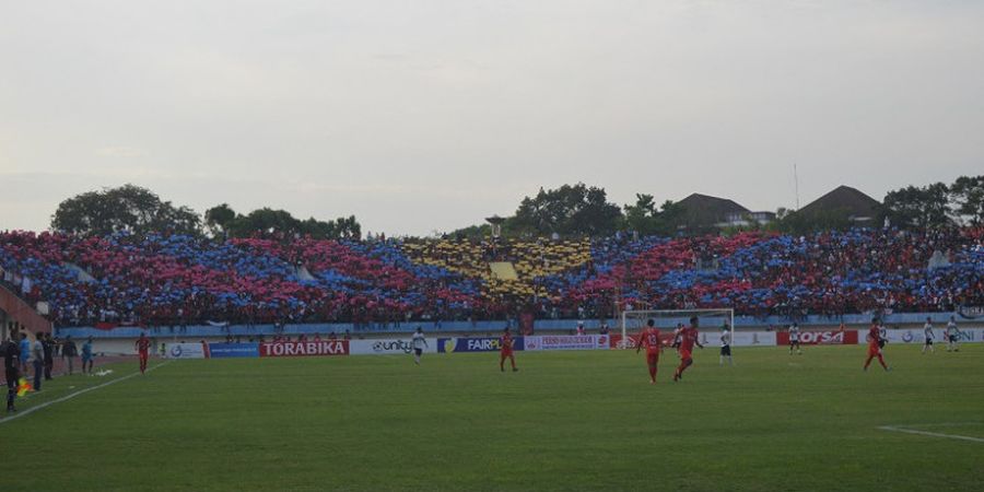 Dikawal Panser Biru, Suporter Persis Solo Pulang dengan Selamat ke Kota Bengawan