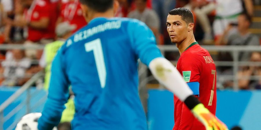Gagal Penalti, Cristiano Ronaldo Malah Dapat Ungkapan Cinta dari Wanita Seksi Ini 