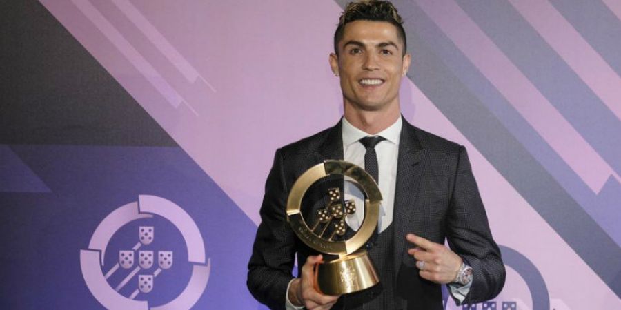 Cristiano Ronaldo Dapat Hadiah dari WAGs Setelah Menang Penghargaan Quinas de Oura