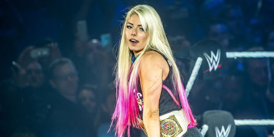 Sejarah Dewi WWE, Menangi Elimination Chamber Pertama untuk Perempuan