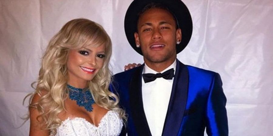 Neymar Berpesta dengan Barbie Cantik dari UFC