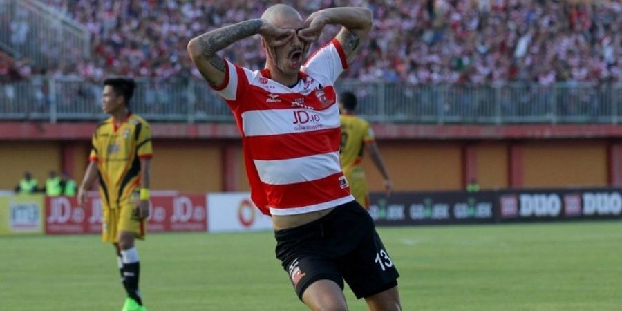 Gol Semata Wayang Dane Milovanovic Dipersembahkan untuk Keluarga dan Warga Madura