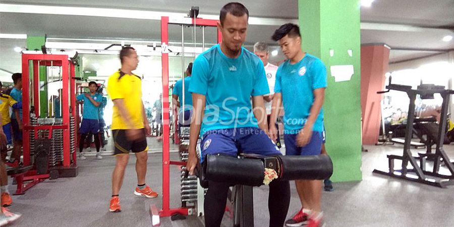 Pelatih Arema FC Belum Akan Turunkan Striker Anyarnya di Laga Kontra Borneo FC
