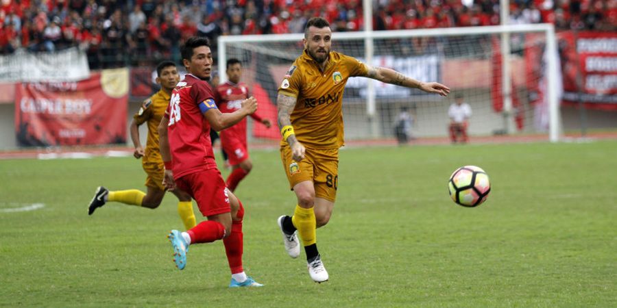 Diwarnai Dua Kartu Merah, Persis Solo Kalahkan Sang Juara Liga 1