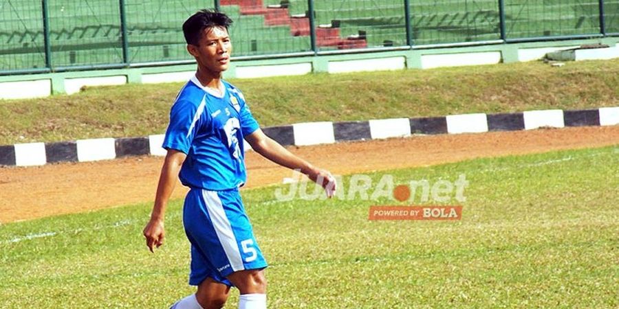 Bek Muda Persib Catat Momen Bersejarah di Gresik