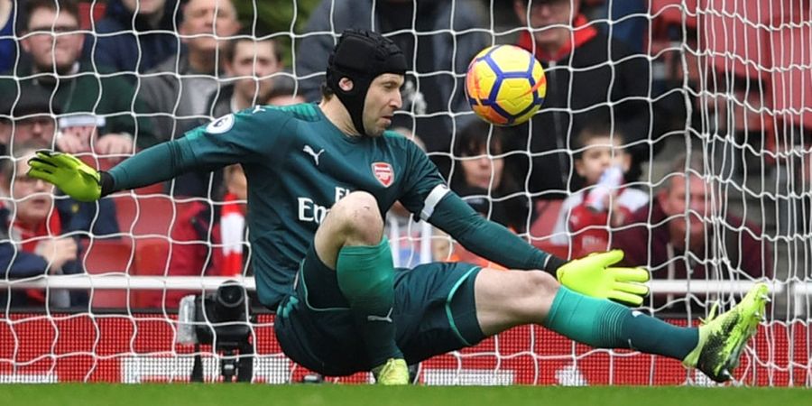 Disebut Tak Akan Kembali ke Chelsea, Petr Cech Tetap Jaga Gawang Arsenal Musim Depan