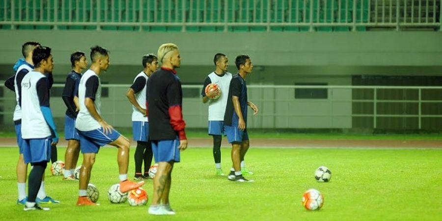 Arema FC Pamer Akurasi Bola Mati Saat Jajal Pakansari