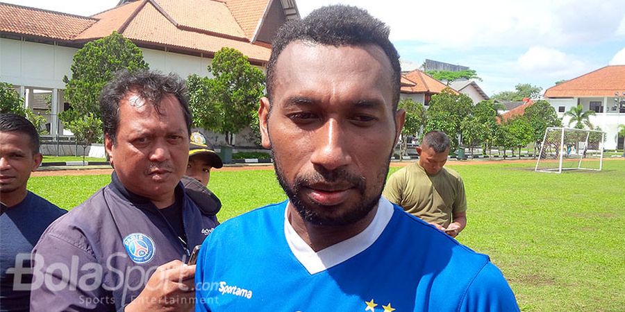 Persib Bandung Belum Tentu Rekrut Patrich Wanggai dan Eka Ramdani