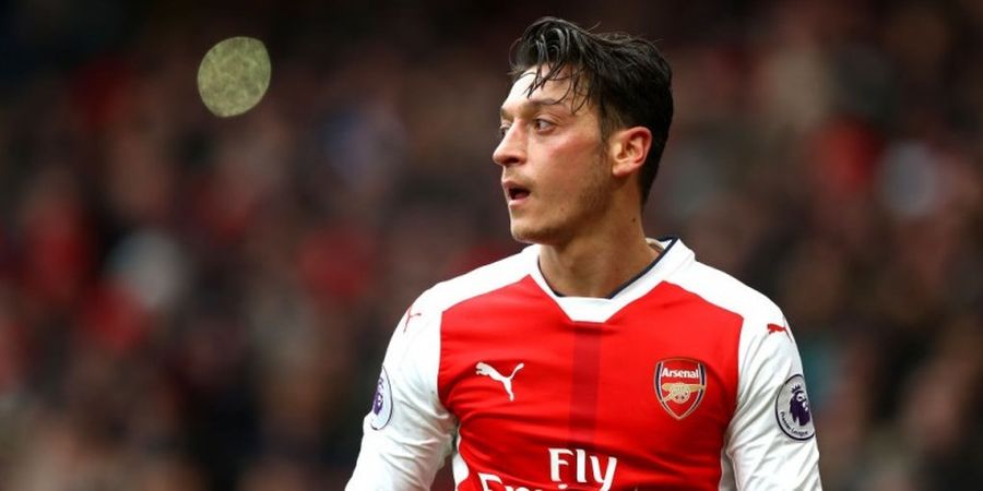 Legenda Arsenal Sarankan Mesut Oezil Dijual, Kenapa? 